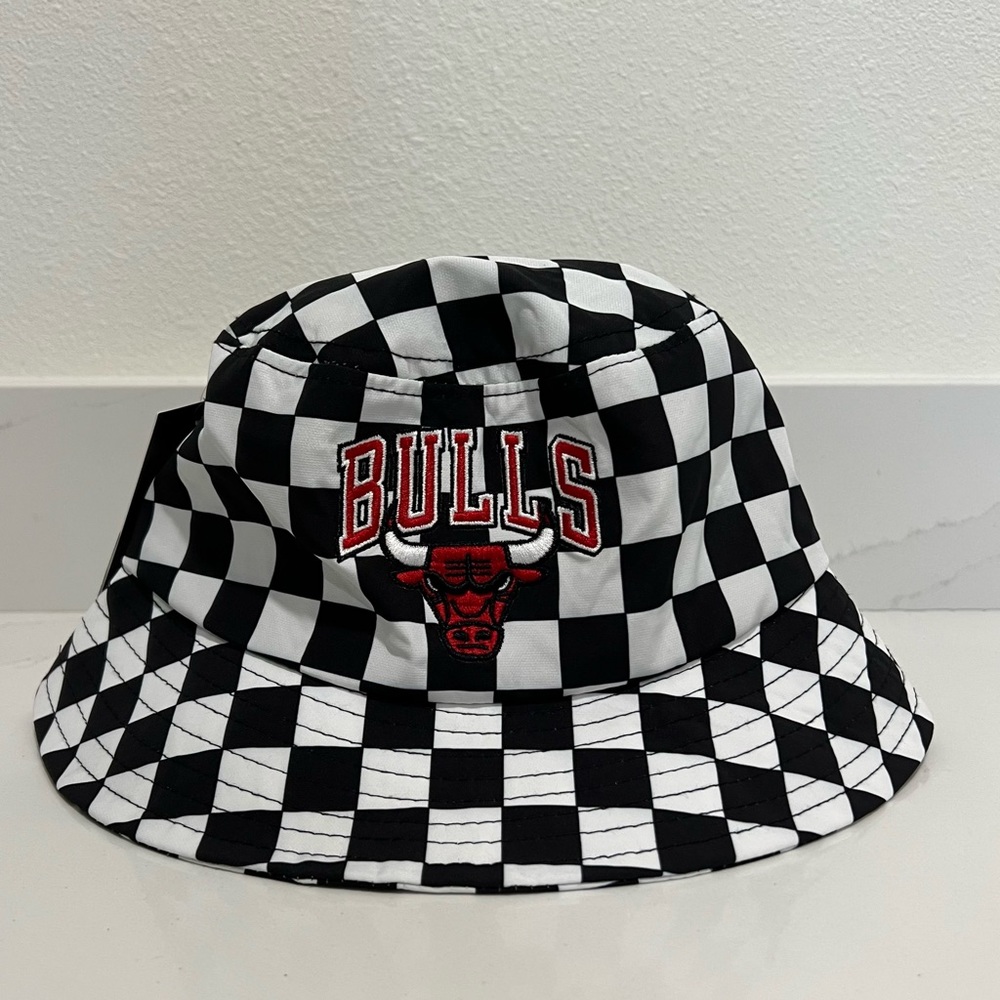 NWT Ultra Game Chicago Bulls NBA UNK Checkered Bucket Hat Size OSFM